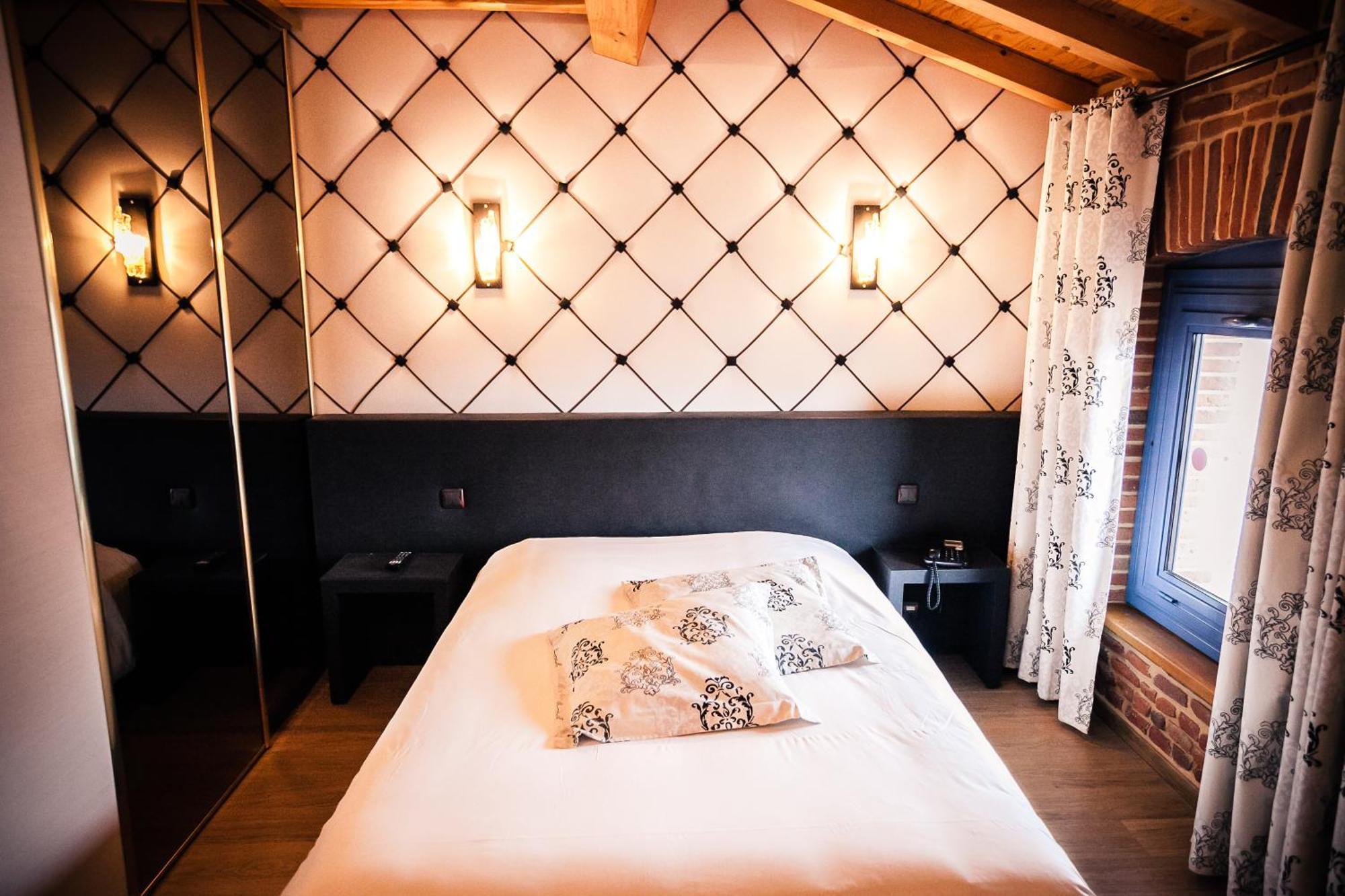 Les Ecuries De La Tour Otel Mondonville Oda fotoğraf