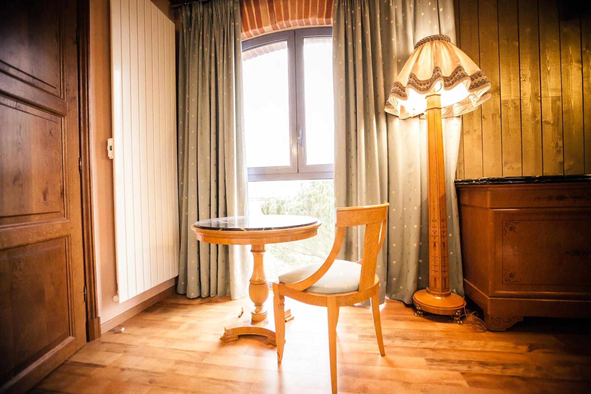 Les Ecuries De La Tour Otel Mondonville Oda fotoğraf